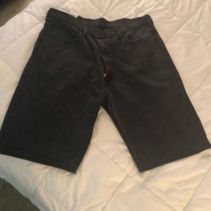 Faded black Denim Levi Shorts 569